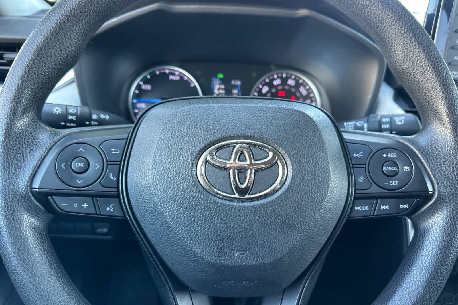Used 2021 Toyota RAV4 XLE w/ Convenience Package AWD/4WD image 24
