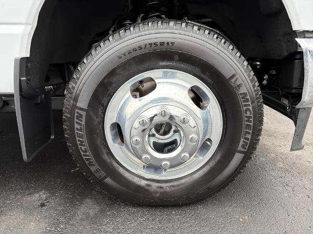 Certified 2025 Ford F350 XLT image 12