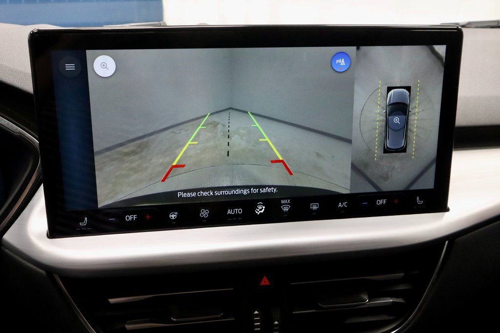 Certified 2024 Ford Escape Platinum AWD/4WD image 9