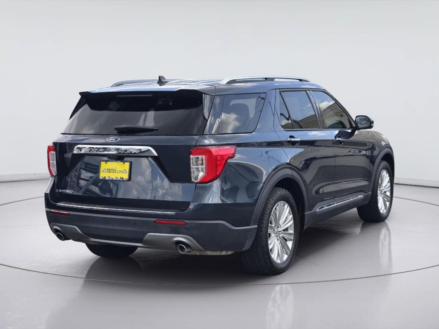 Certified 2022 Ford Explorer Limited w/ Equipment Group 301A RWD image 8