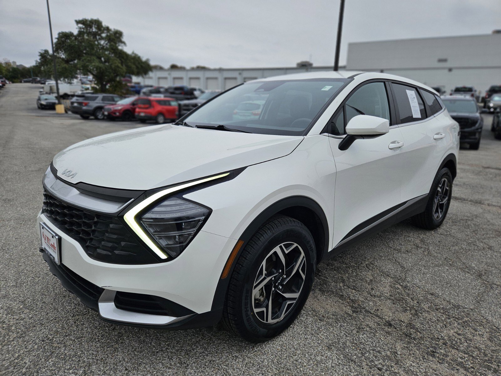 Used 2024 Kia Sportage LX image 8