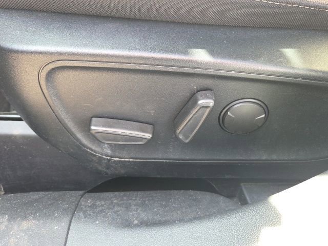 Certified 2020 Ford Escape SE image 28