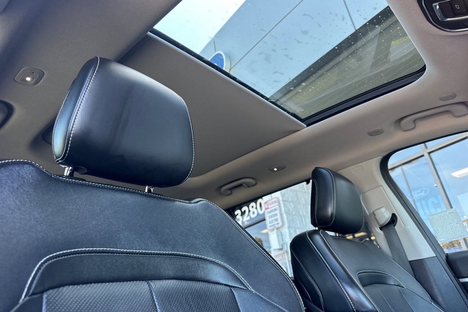 Used 2022 Jeep Grand Cherokee L Limited w/ Luxury Tech Group II AWD/4WD image 20