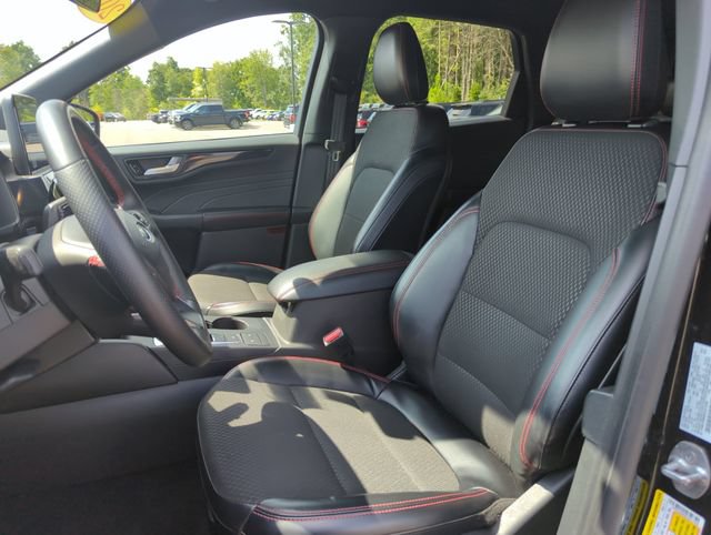 Certified 2025 Ford Escape ST-Line AWD/4WD image 27