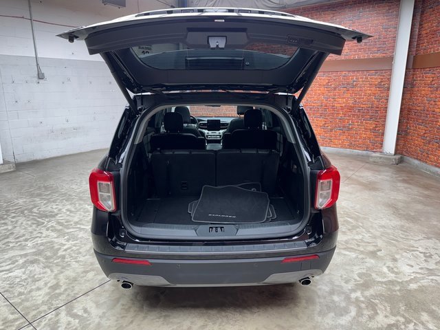 Certified 2022 Ford Explorer XLT w/ Equipment Group 202A image 28