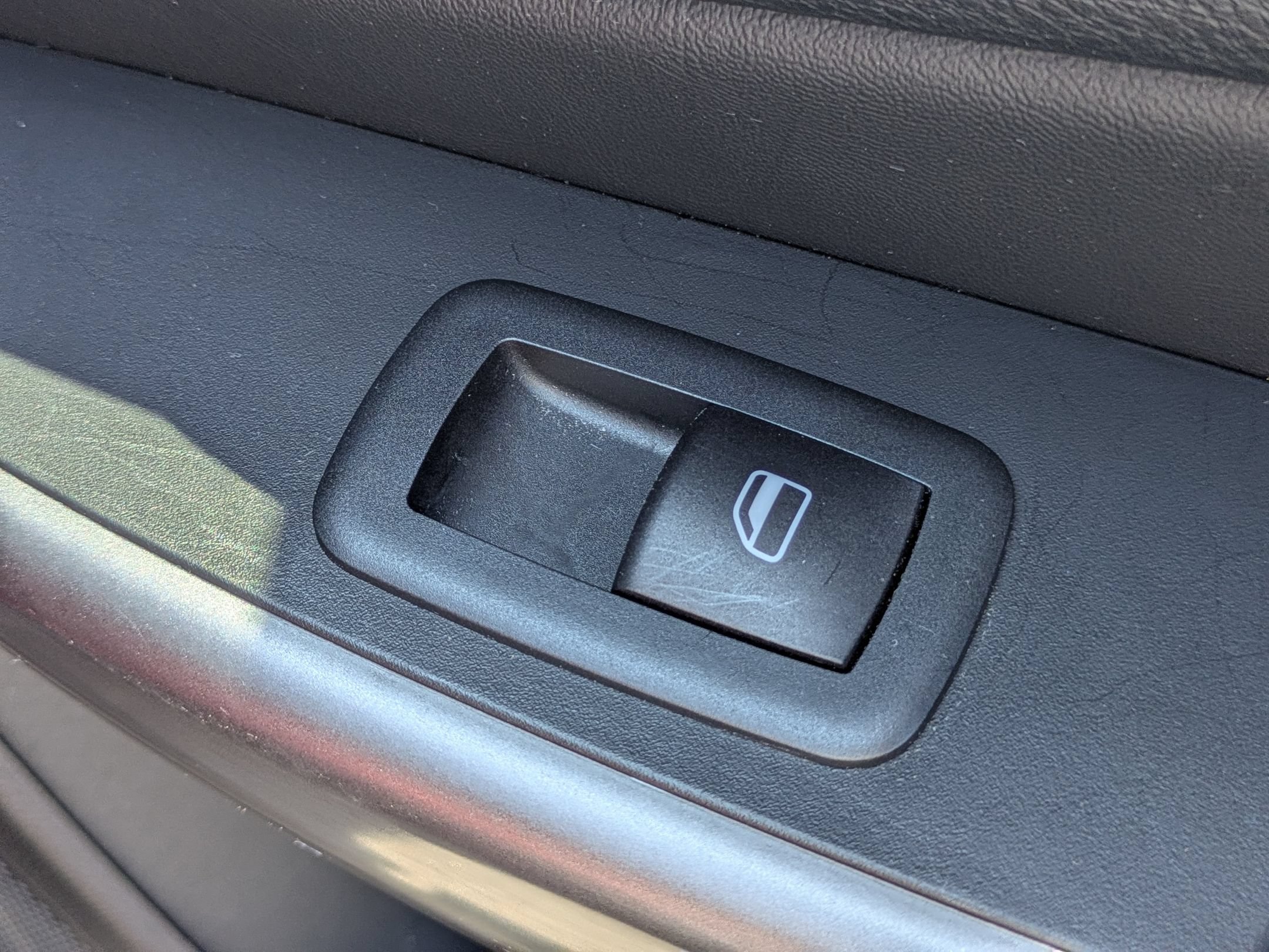 Used 2019 Jeep Cherokee Limited AWD/4WD image 37