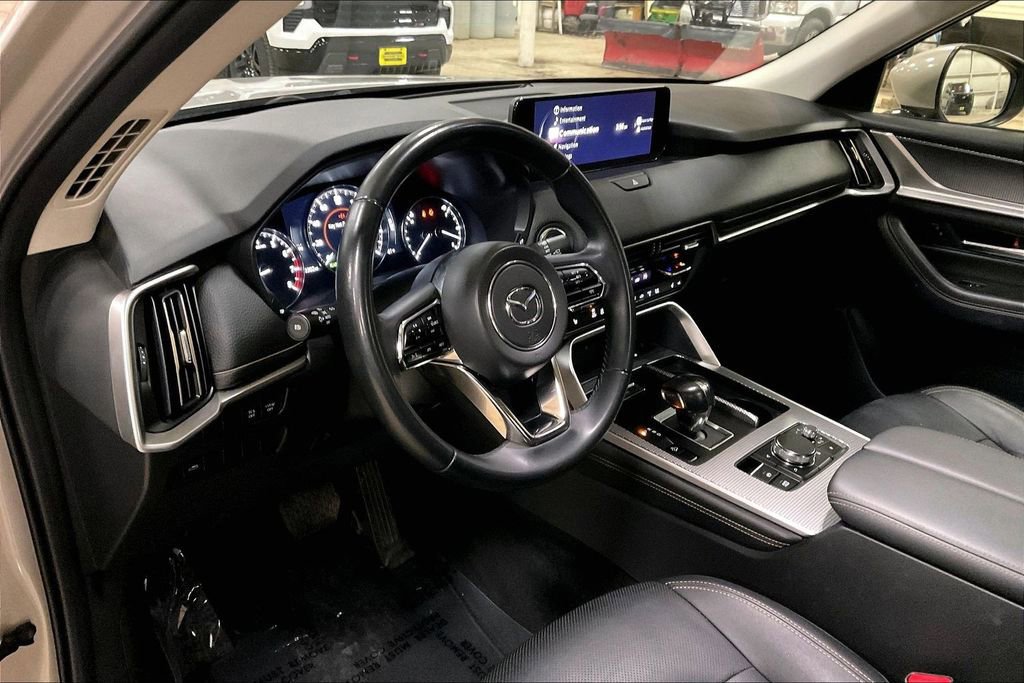 Used 2024 MAZDA CX-90 3.3 Turbo w/ Preferred Plus image 13