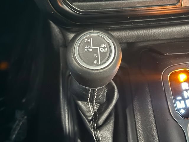 Used 2021 Jeep Wrangler Unlimited Sahara w/ Cold Weather Group AWD/4WD image 33