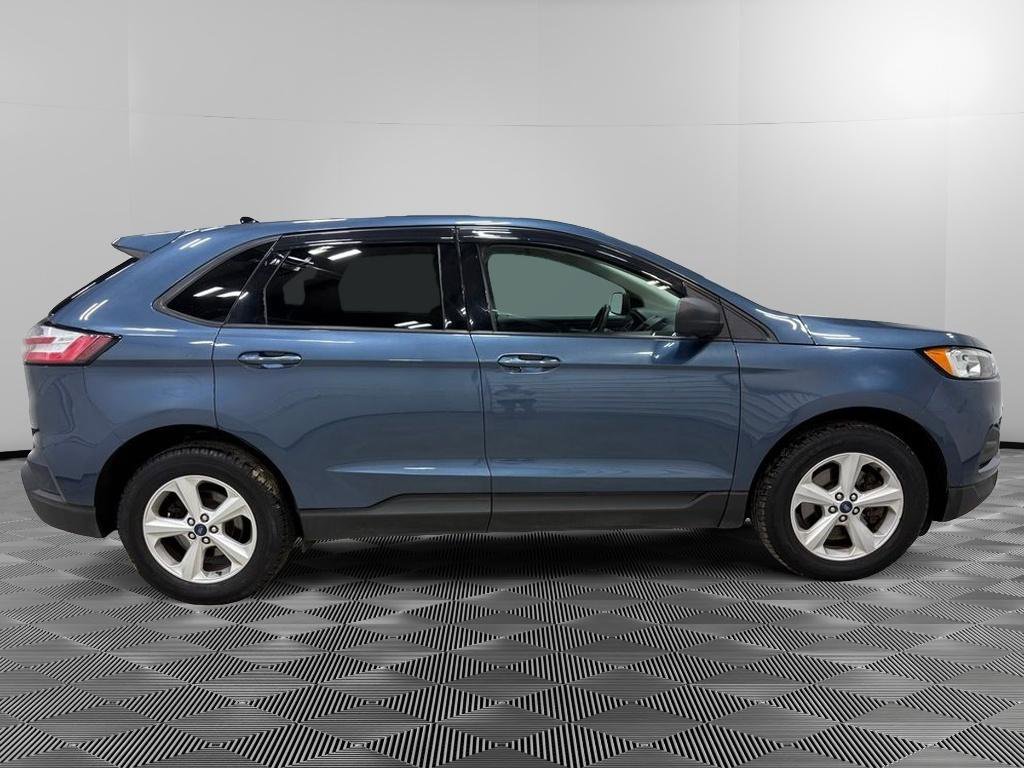 Certified 2019 Ford Edge SE image 4