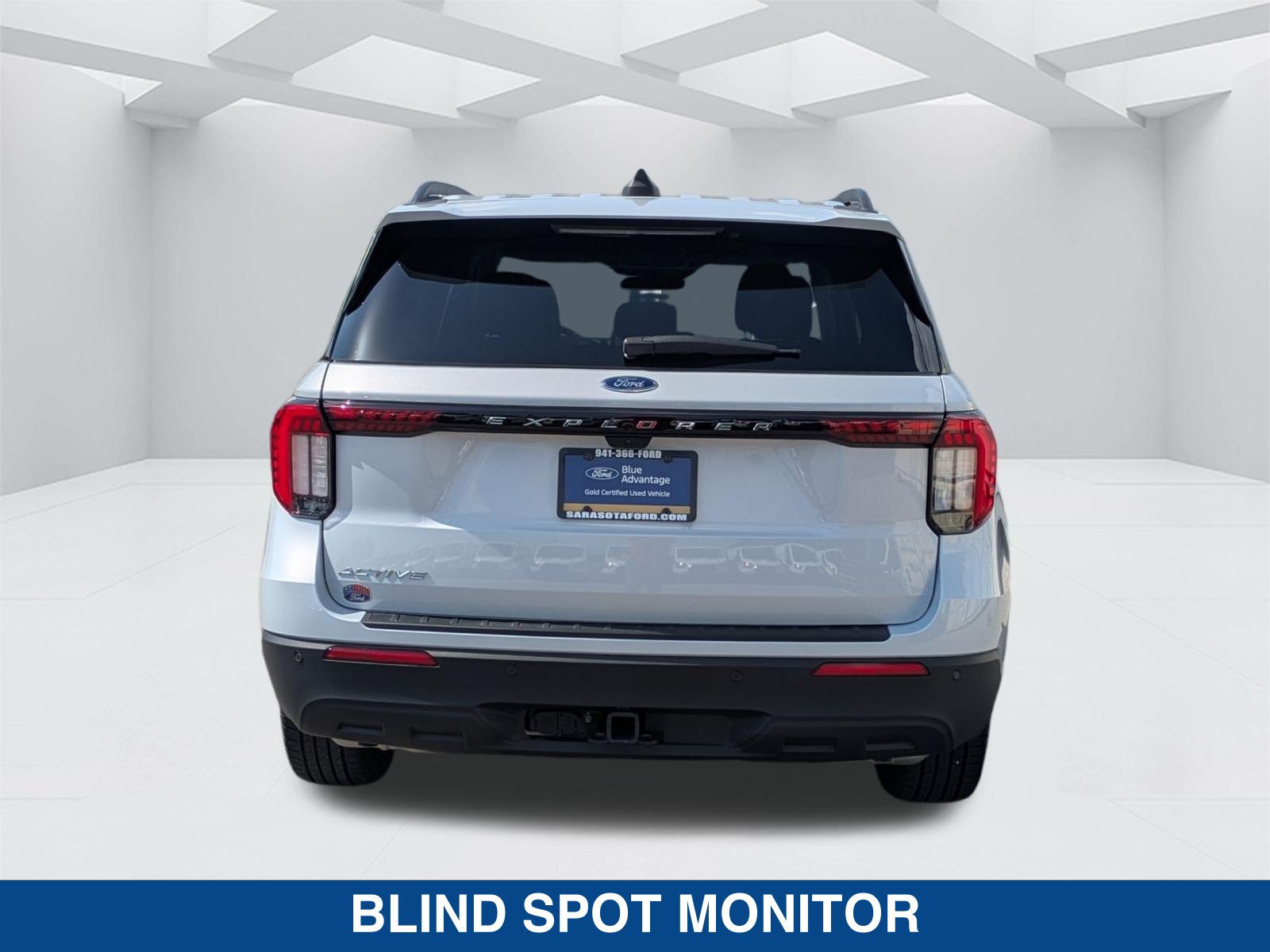 Certified 2025 Ford Explorer Active RWD image 5