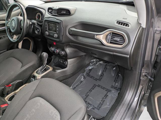 Used 2017 Jeep Renegade Latitude image 20