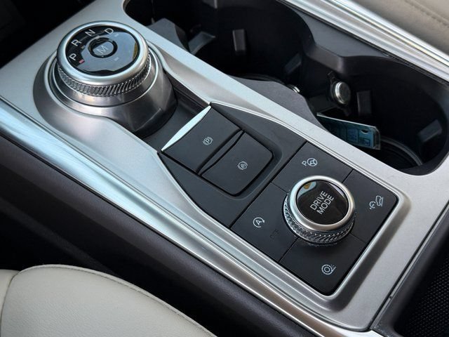 Certified 2020 Ford Explorer Platinum w/ Premium Technology Package AWD/4WD image 19