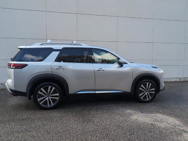 Used 2022 Nissan Pathfinder Platinum w/ Cargo Package image 2