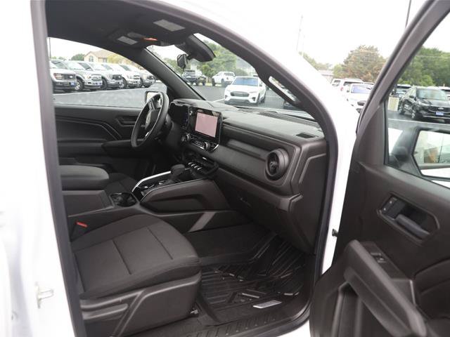 Used 2026 Chevrolet Colorado W/T AWD/4WD image 28