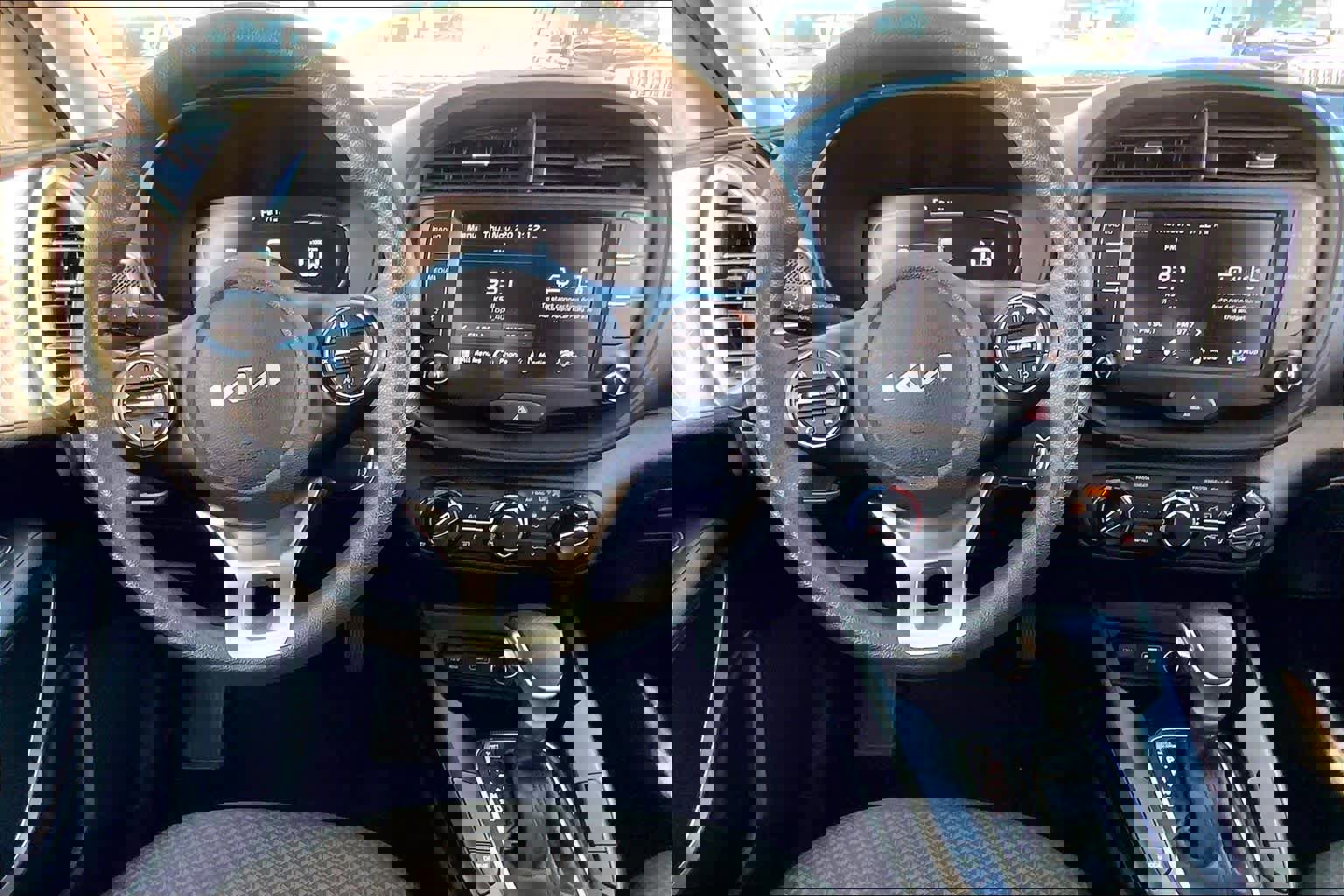 Used 2023 Kia Soul LX w/ LX Technology Package image 5