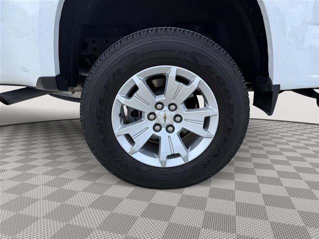 Used 2022 Chevrolet Colorado LT AWD/4WD image 9