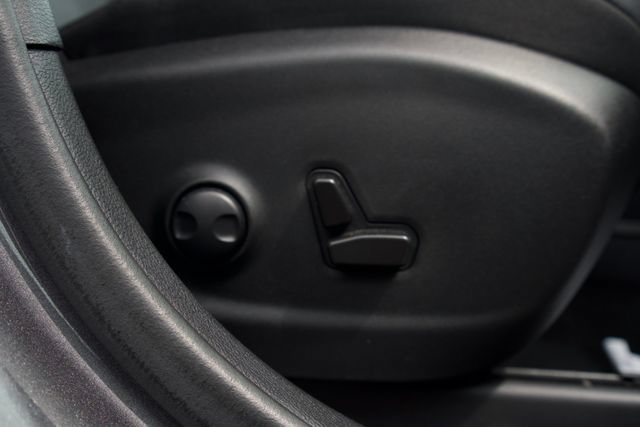 Used 2022 Jeep Cherokee Limited AWD/4WD image 29