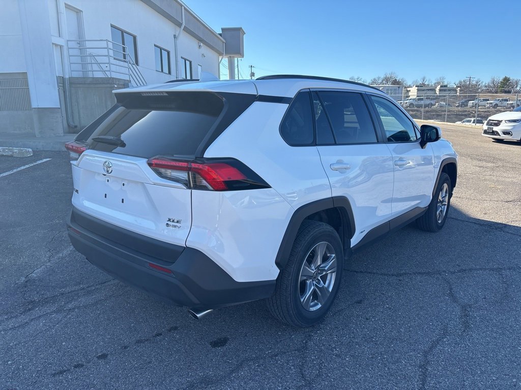 Used 2025 Toyota RAV4 XLE image 4