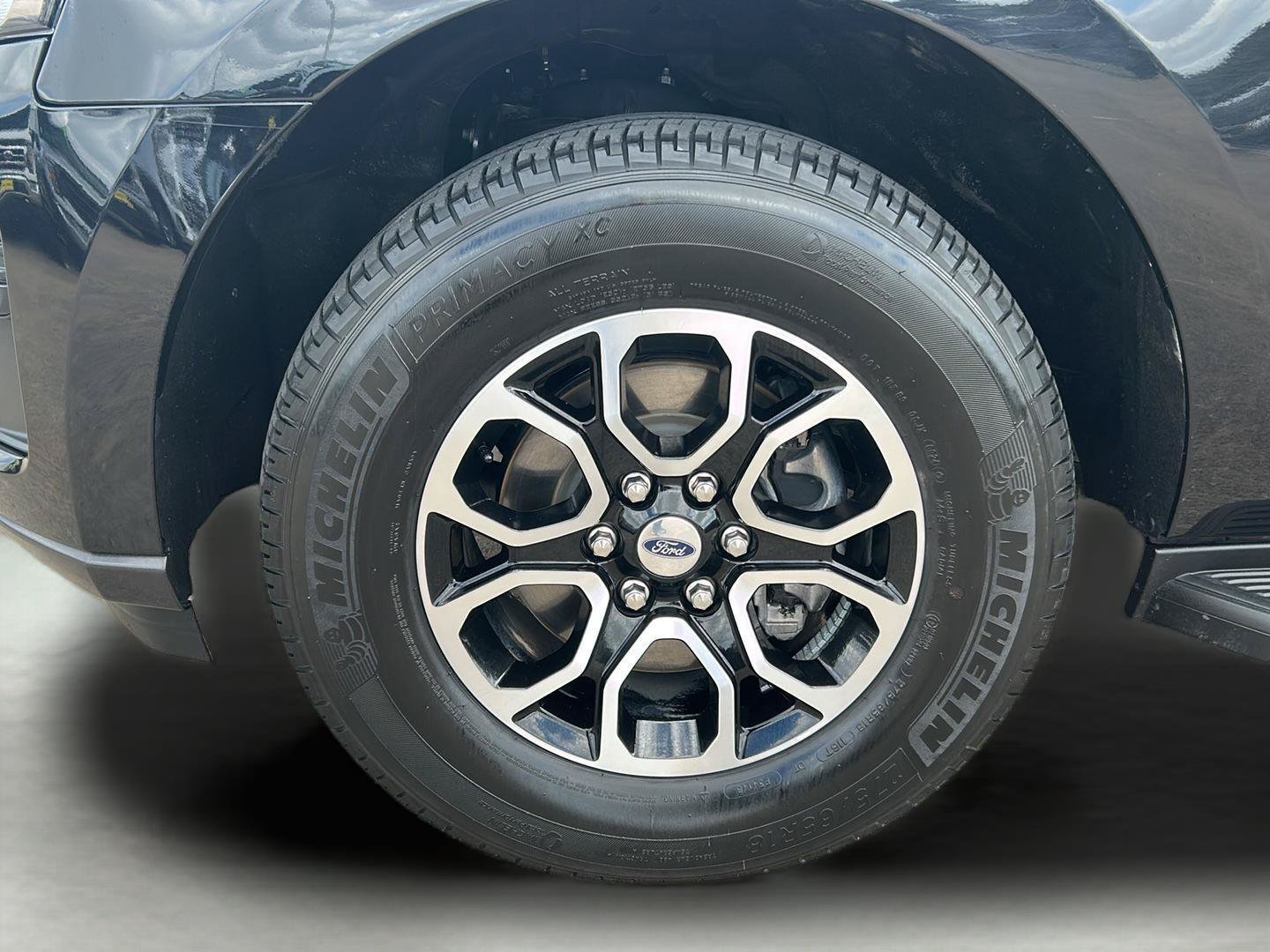 Certified 2024 Ford Expedition XLT RWD image 32