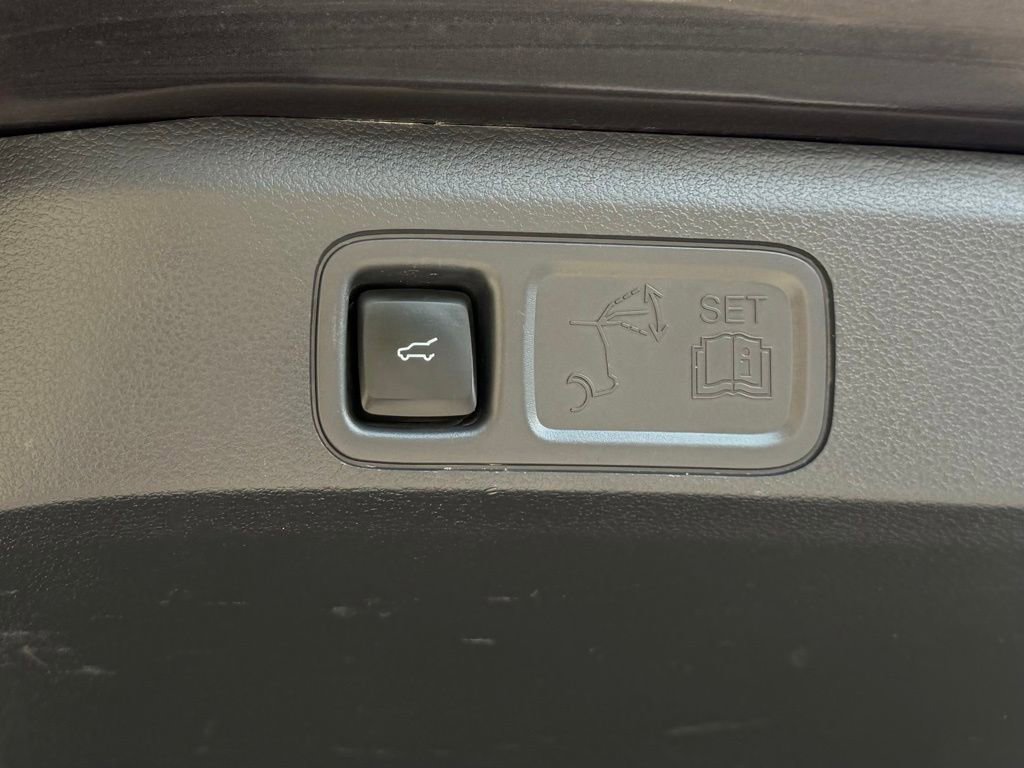 Certified 2024 Ford Expedition Limited image 10