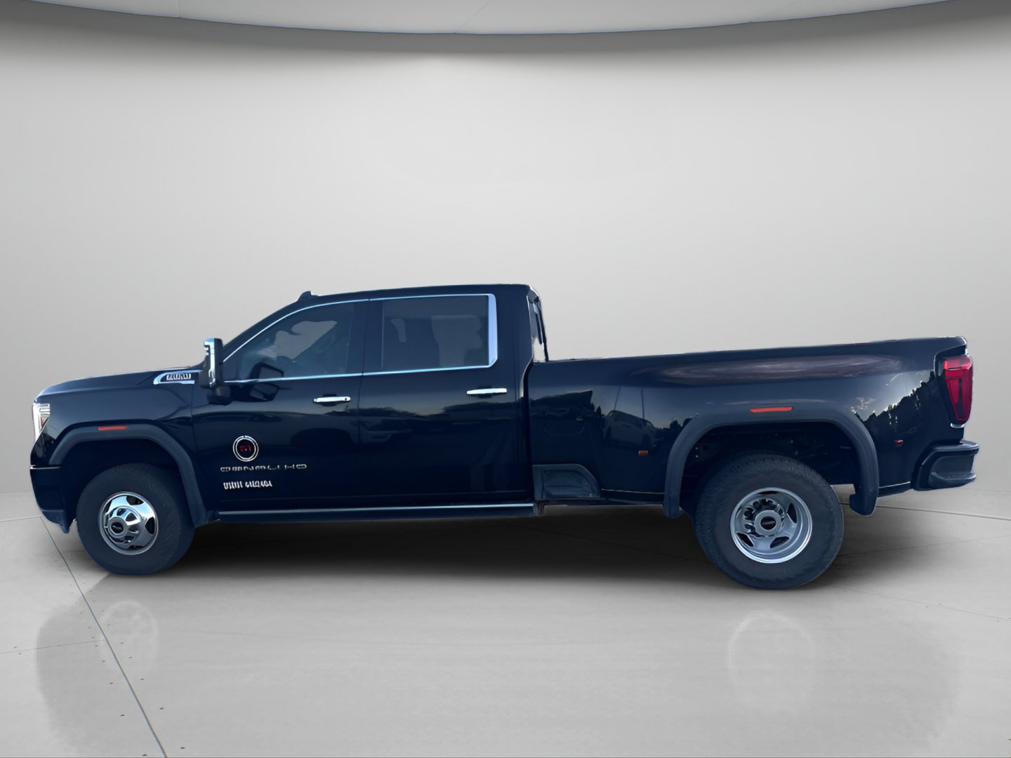 Used 2023 GMC Sierra 3500 Denali AWD/4WD image 13