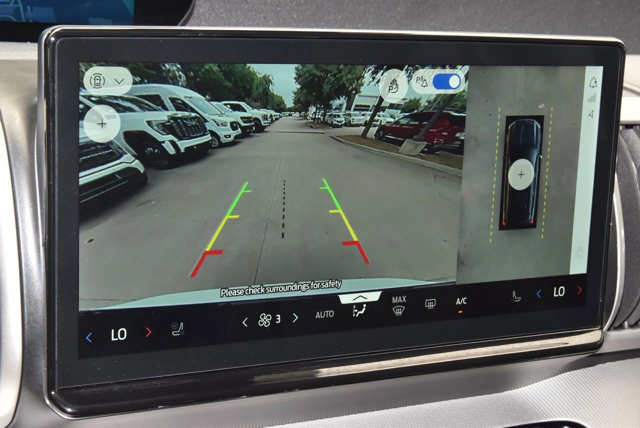 Certified 2025 Ford Expedition Active AWD/4WD image 30