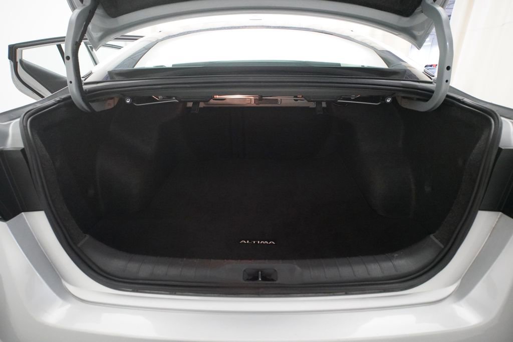 Used 2024 Nissan Altima 2.5 SV FWD image 10