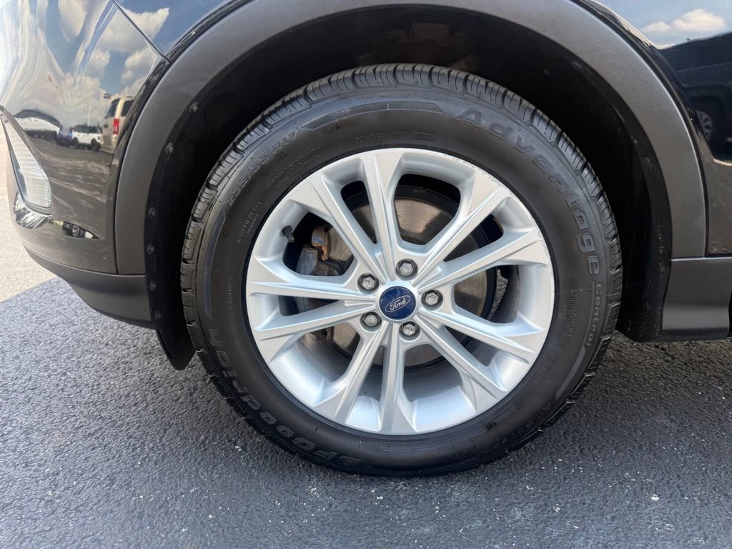 Certified 2018 Ford Escape SE w/ SE Sync 3 Package FWD image 14