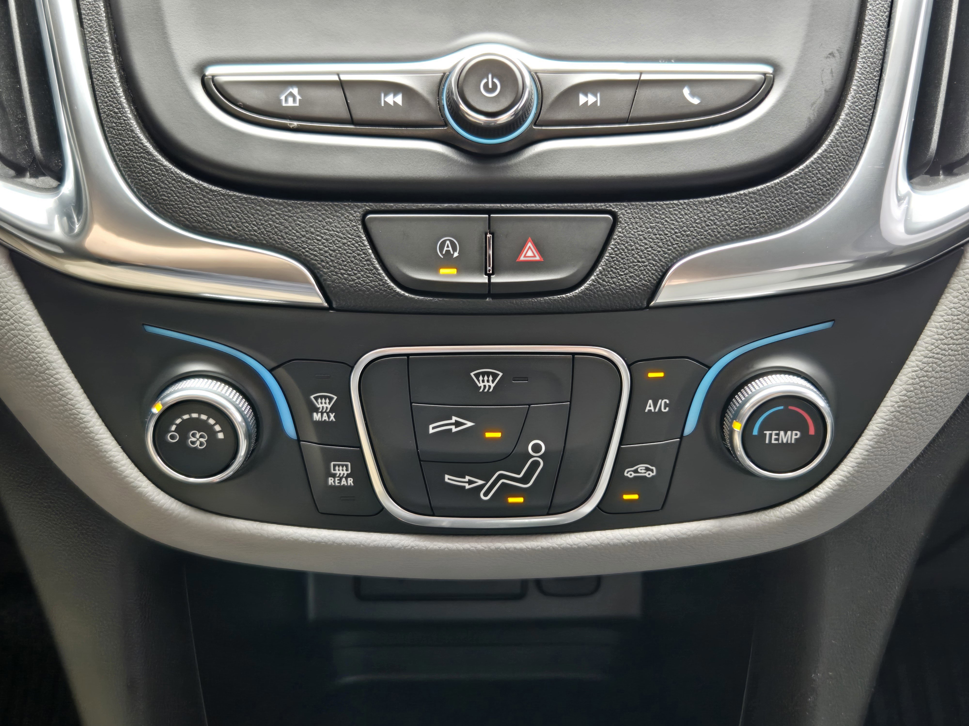 Used 2024 Chevrolet Equinox LS w/ Midnight Edition image 14