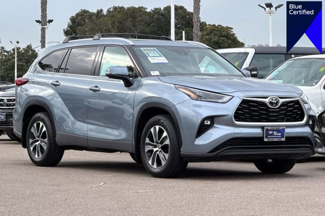 Used 2022 Toyota Highlander XLE image 1