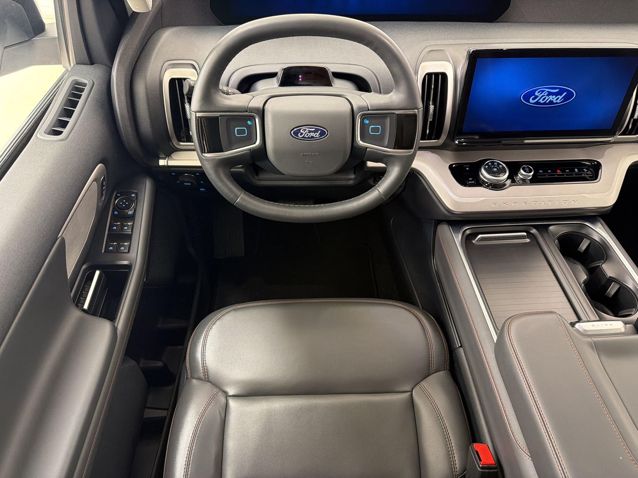 Certified 2025 Ford Expedition Active AWD/4WD image 28