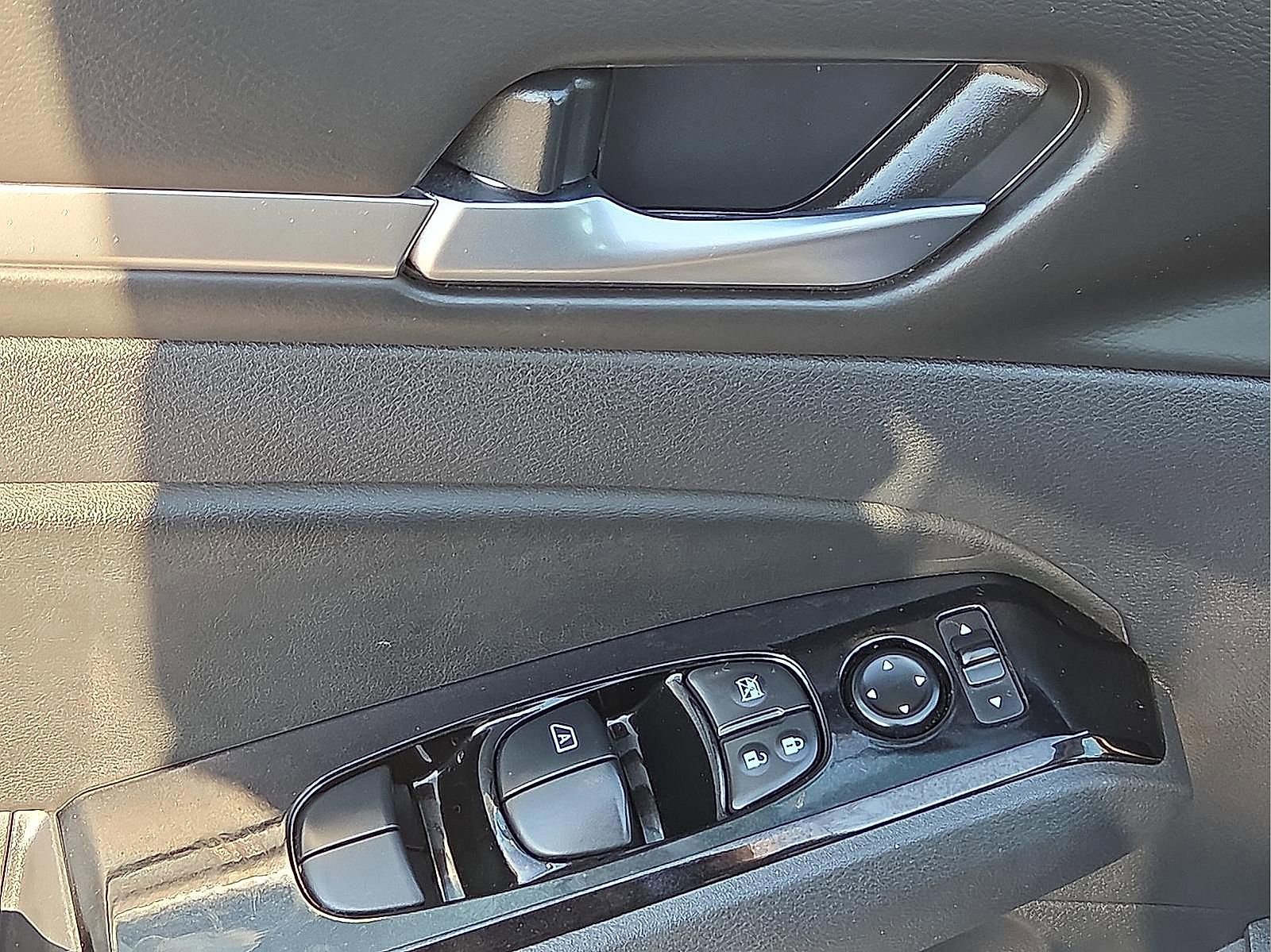 Used 2024 Nissan Altima 2.5 SR FWD image 13