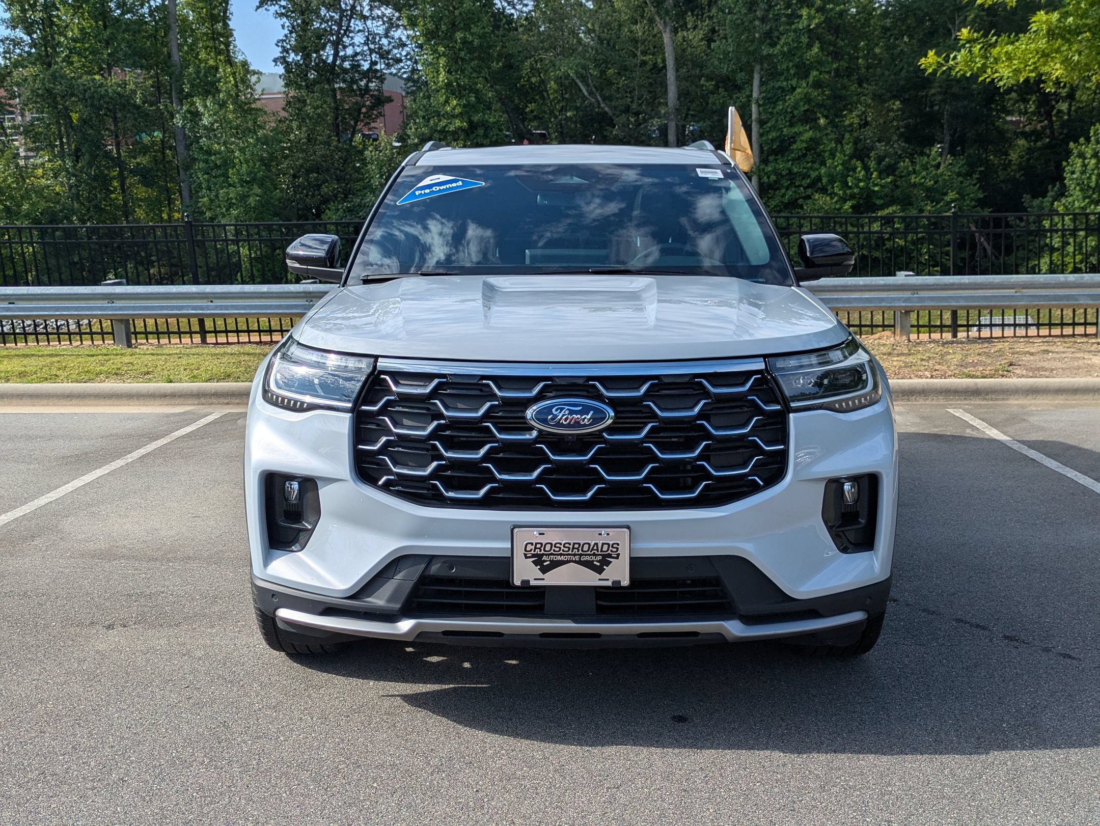 Certified 2025 Ford Explorer Platinum w/ LUX Leather Package AWD/4WD image 9