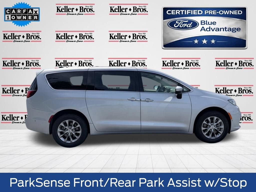 Used 2023 Chrysler Pacifica Touring-L AWD/4WD image 8