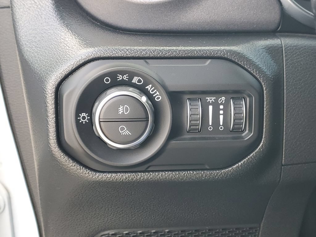 Used 2022 Jeep Gladiator Mojave w/ Cold Weather Group AWD/4WD image 19