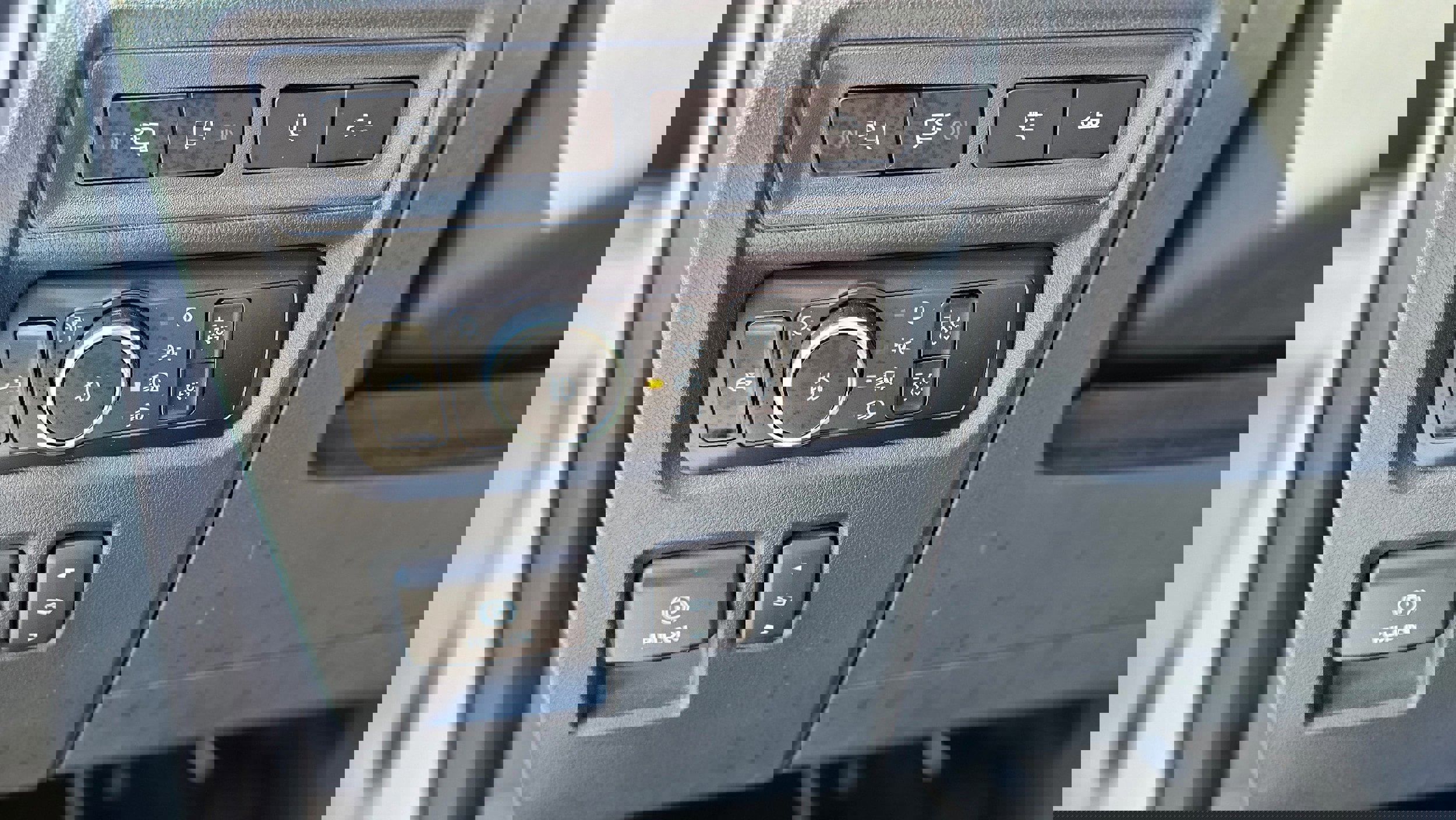 Certified 2023 Ford F150 Raptor w/ Raptor 37 Performance Package image 18