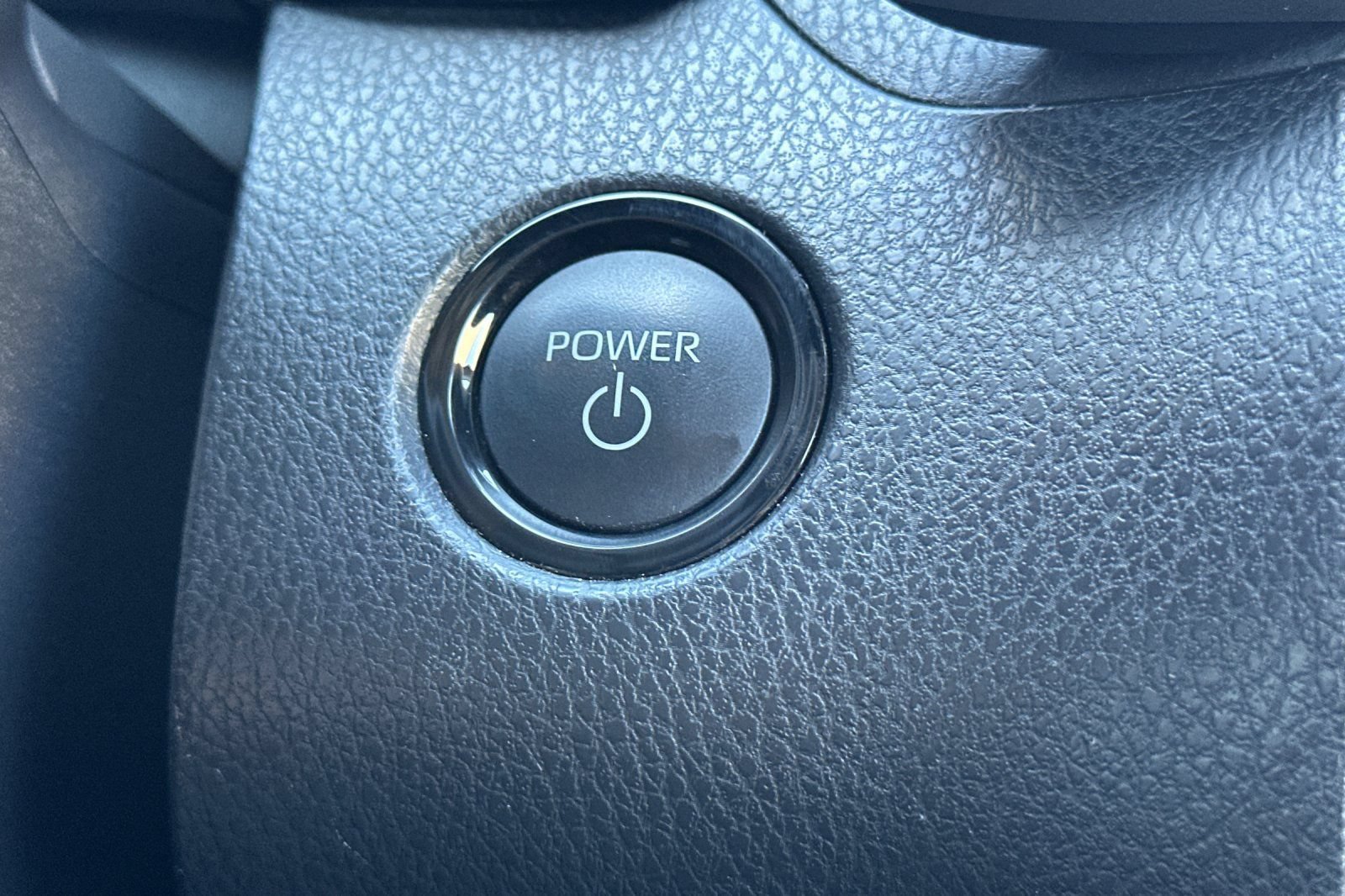 Used 2025 Toyota Camry XLE AWD/4WD image 33