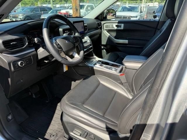 Certified 2023 Ford Explorer XLT w/ Equipment Group 202A AWD/4WD image 9