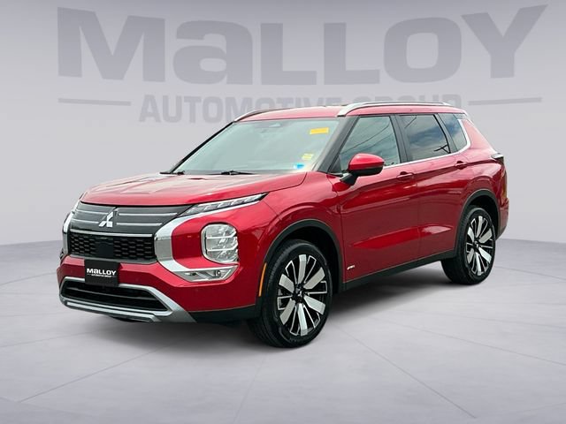 Used 2025 Mitsubishi Outlander SE