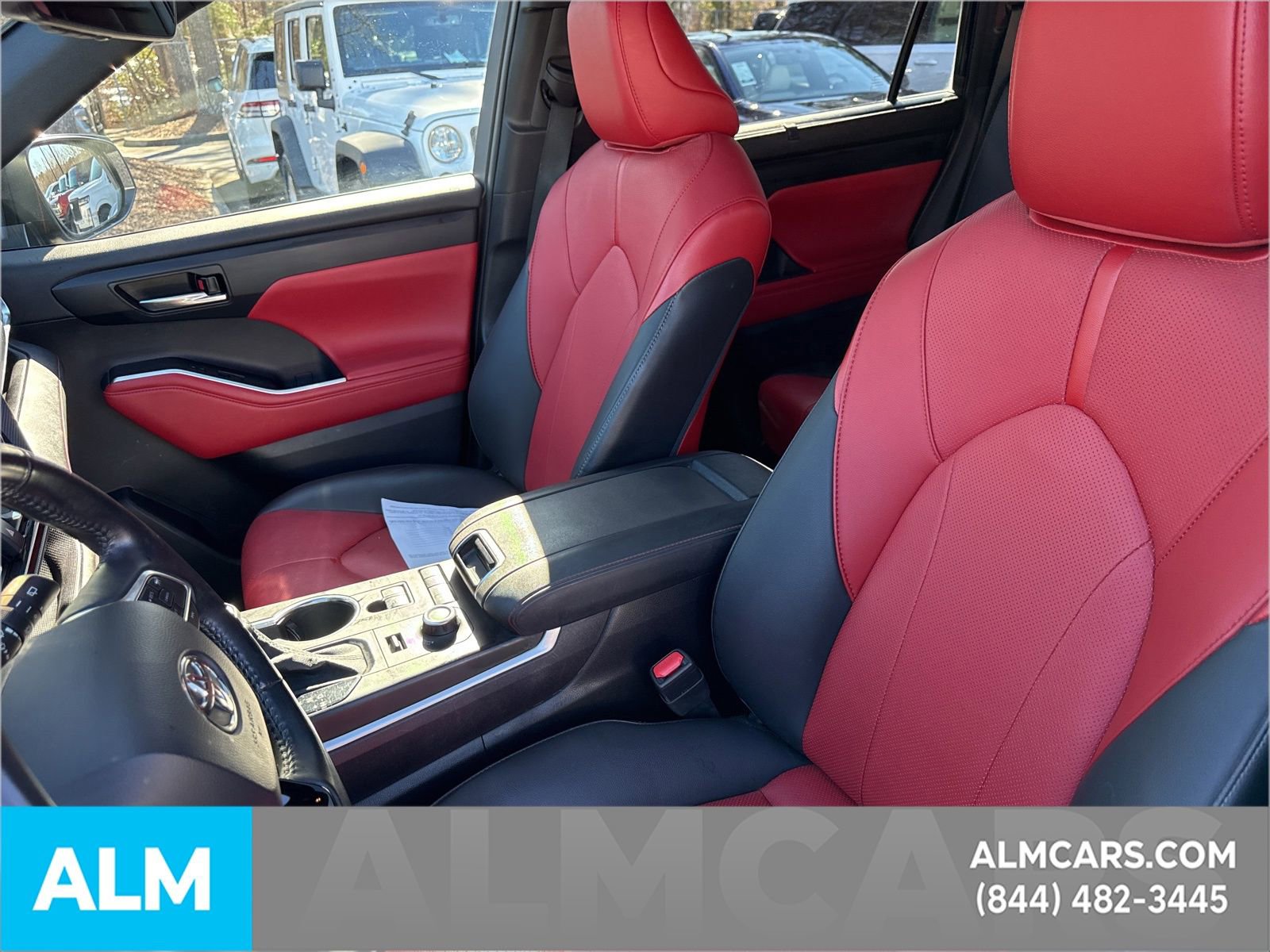 Used 2021 Toyota Highlander XSE image 11