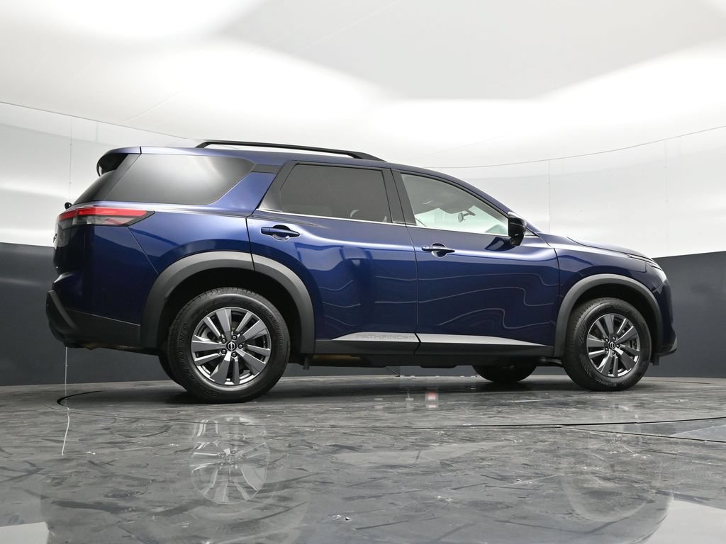 Used 2025 Nissan Pathfinder SV AWD/4WD image 41