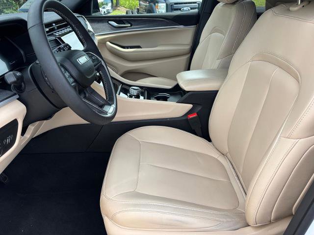 Used 2024 Jeep Grand Cherokee L Limited AWD/4WD image 21