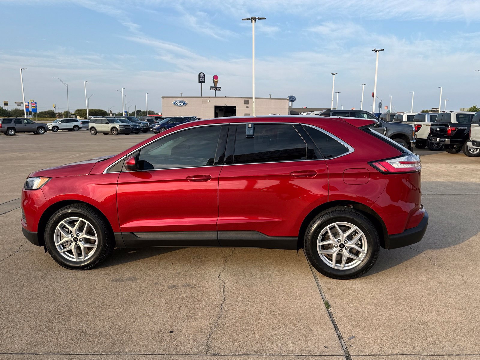Certified 2024 Ford Edge SEL w/ Convenience Package AWD/4WD image 8