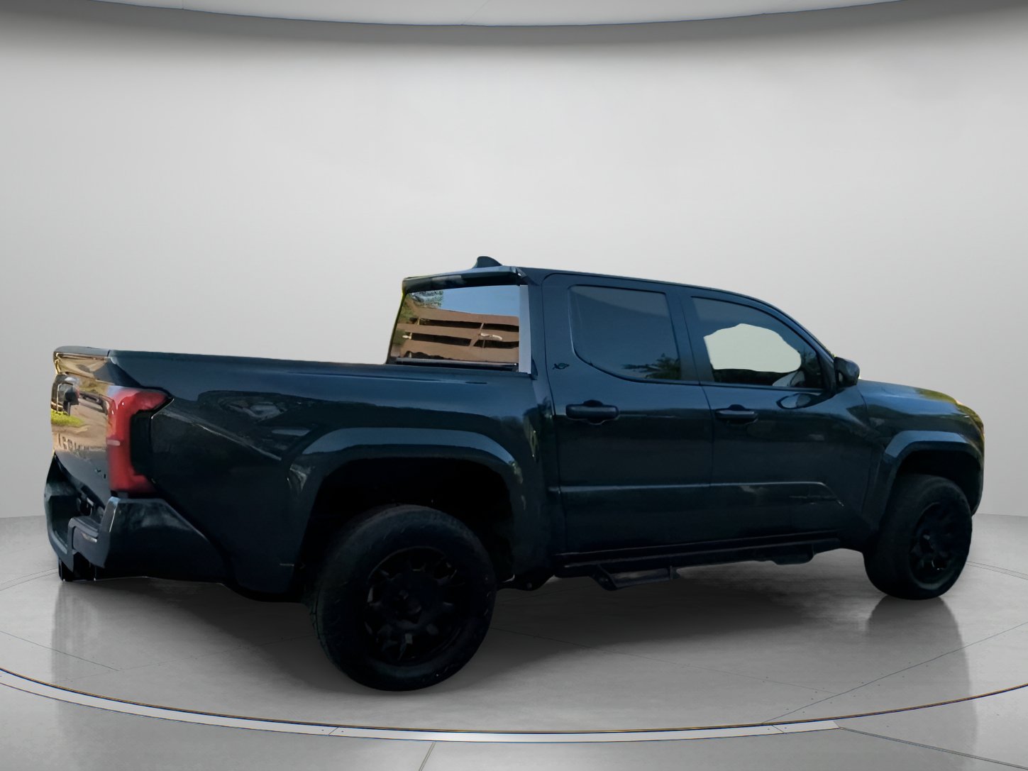 Used 2025 Toyota Tacoma SR5 AWD/4WD image 29