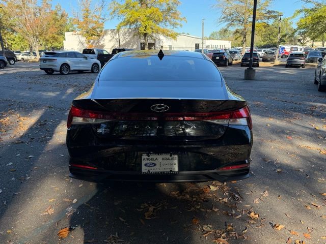 Used 2023 Hyundai Elantra SEL w/ Cargo Package image 4