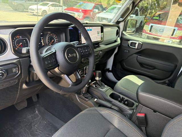 Used 2026 Jeep Gladiator Sport AWD/4WD image 9