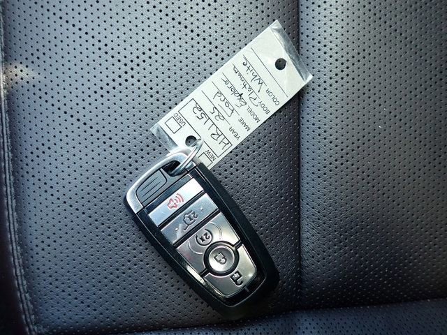 Certified 2025 Ford Explorer Platinum image 31