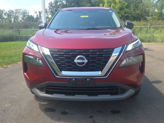Used 2023 Nissan Rogue S AWD/4WD image 3