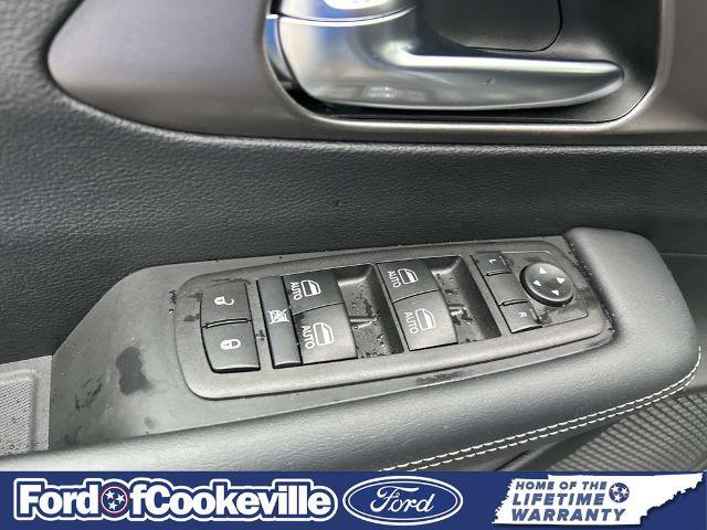 Used 2025 Chrysler Pacifica Select FWD image 23