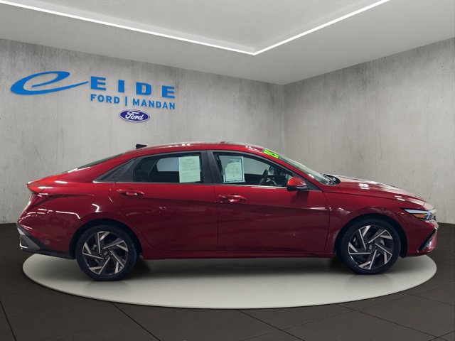 Used 2025 Hyundai Elantra SEL FWD image 14